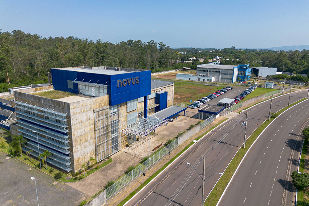 Polo industrial, comercial e de serviços